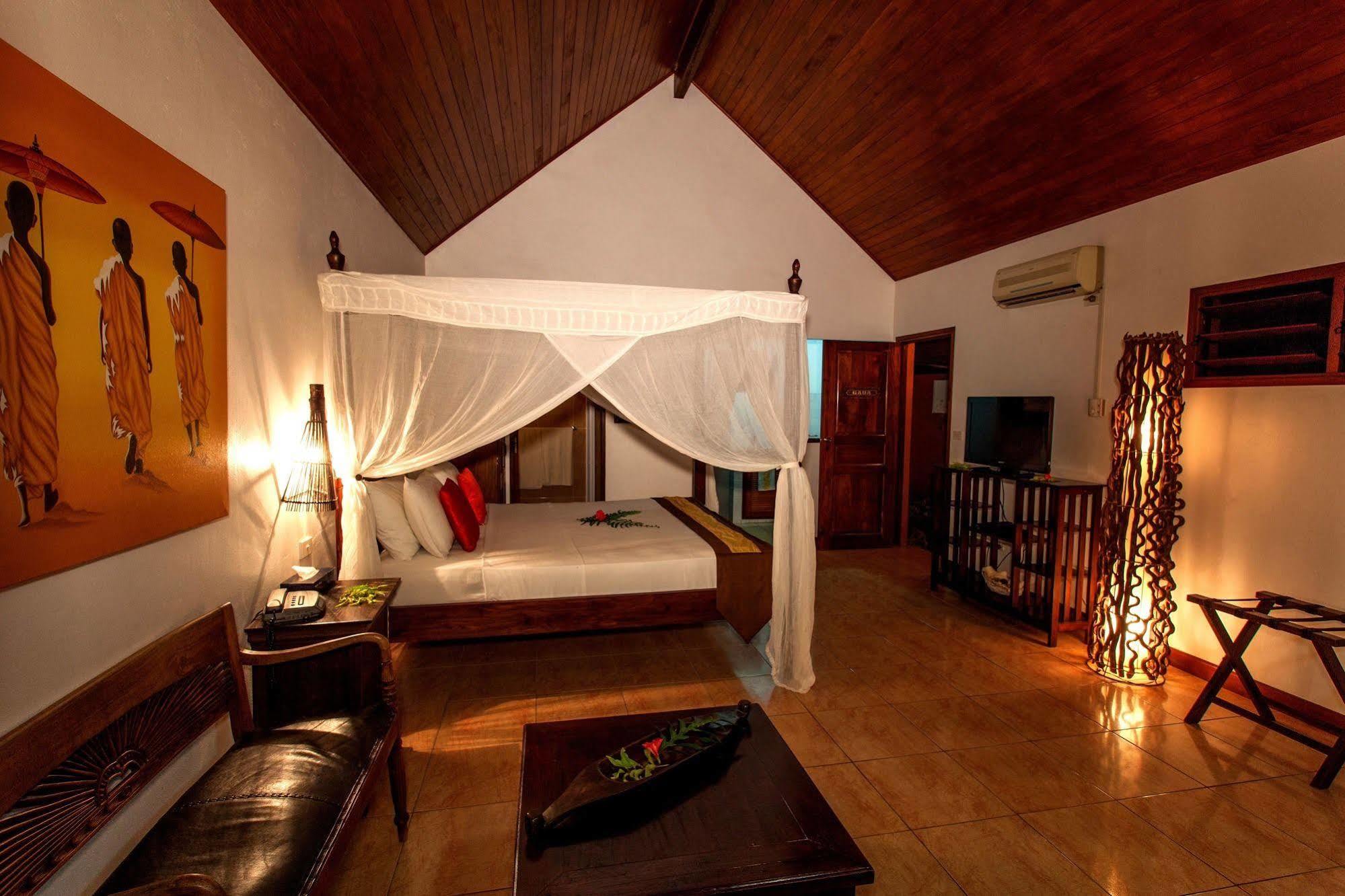 Sunset Bungalows Resort, Vanuatu Port Vila Exterior foto
